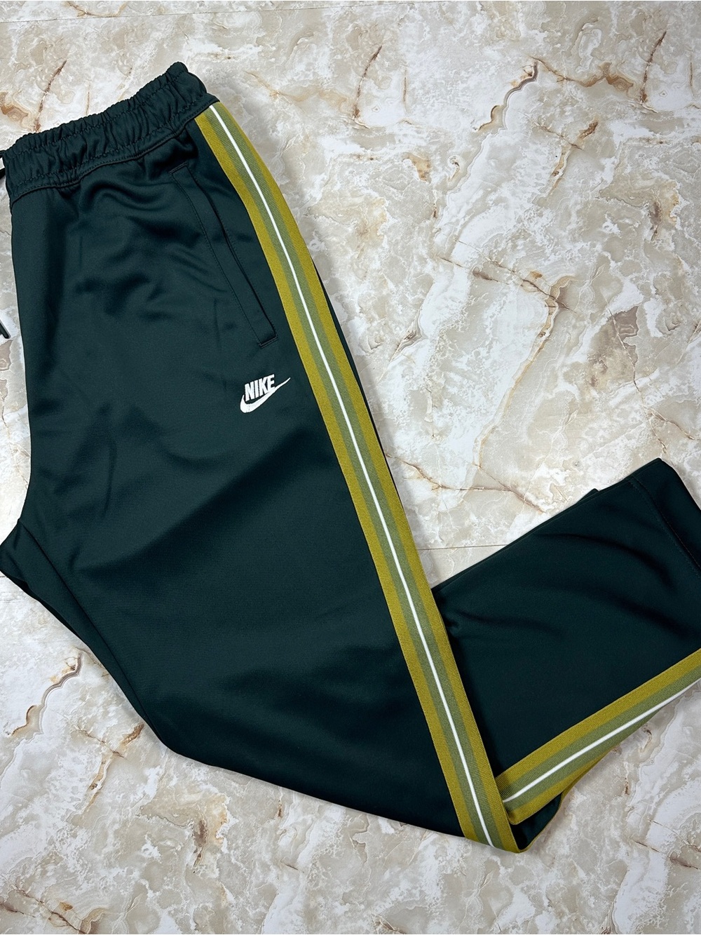 Nike Men’s Large Green Striped Loose Fit Taper leg Track Pants Sweatpants - Picture 1 of 7